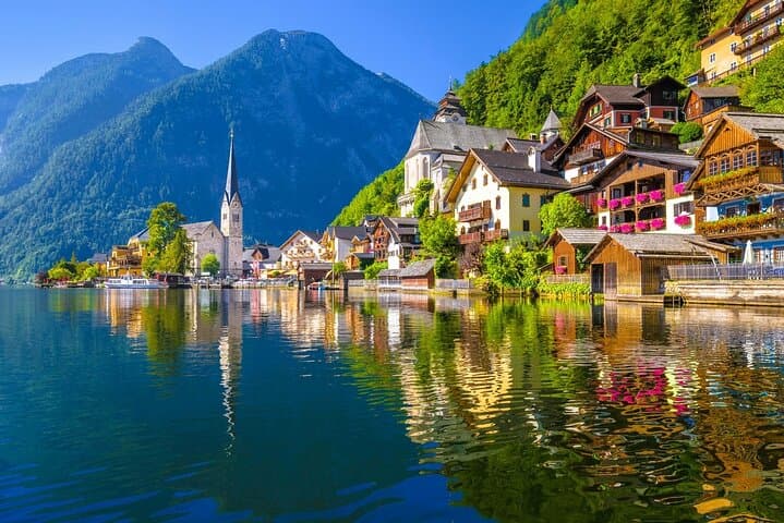 Private Day Trip from Vienna to Melk, Hallstatt & Salzburg: Full-Day Cultural Road Tour