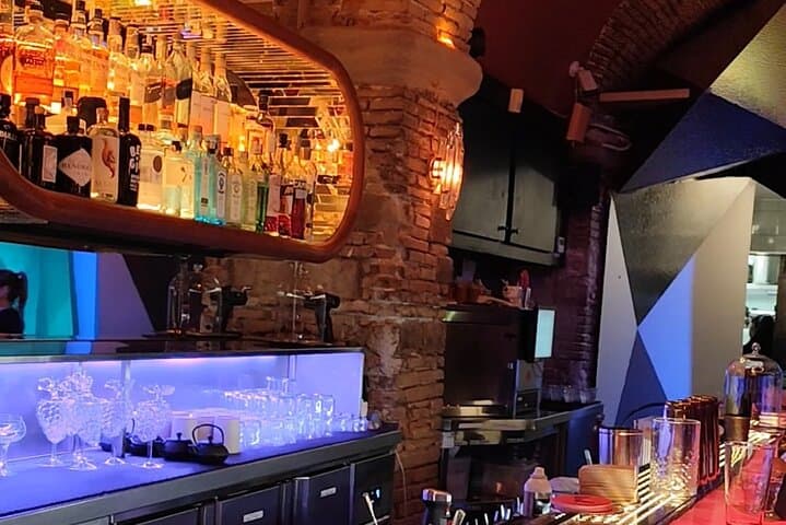 Explore Barcelona's Hidden Bars: 3-Bar Speakeasy Walking Tour photo 4