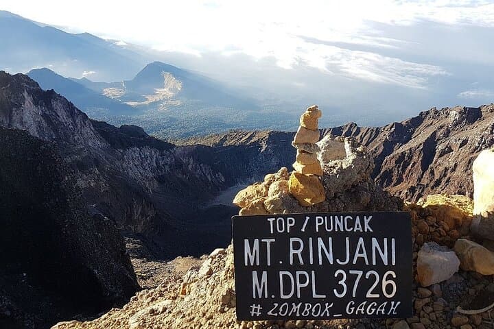 Mount Rinjani 4-Day Summit Trek: Lake Segara Anak & Hot Springs