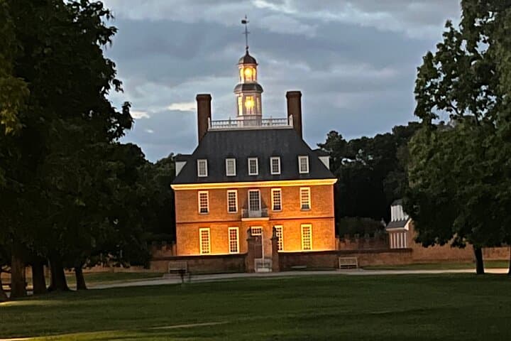 Private Colonial Williamsburg Walking Tour: 1.5-Mile Guided History Walk