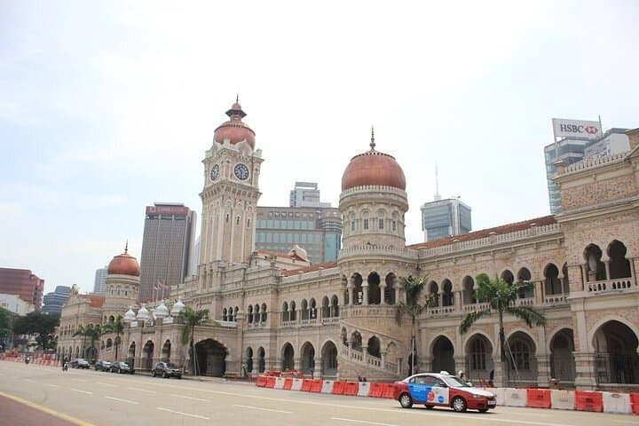 Kuala Lumpur Half-Day City Tour: Petronas Twin Towers, Istana Negara & Craft Complex photo 3