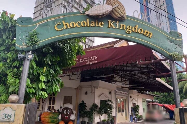 Kuala Lumpur Half-Day City Tour: Petronas Twin Towers, Istana Negara & Craft Complex photo 6