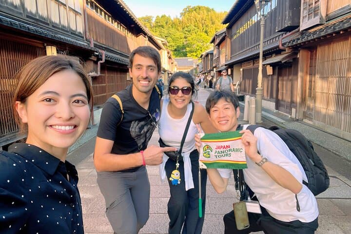 Discover True Kanazawa: Private 3–4 Hour Walking Tour with a Local Guide
