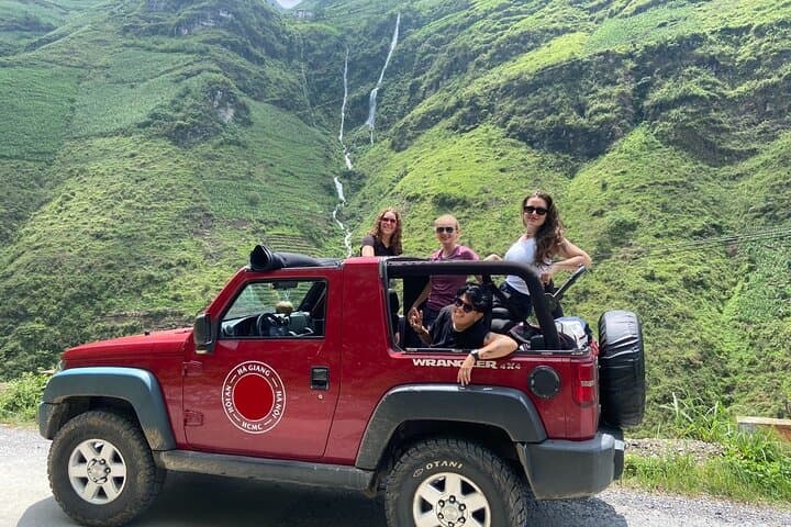 Ha Giang 3-Day Jeep Tour: Ma Pi Leng, Dong Van & Du Gia Loop photo 3