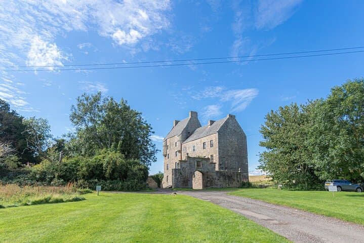 Explore Outlander's Scotland: Doune, Midhope, Culross & Linlithgow Day Tour from Edinburgh photo 3