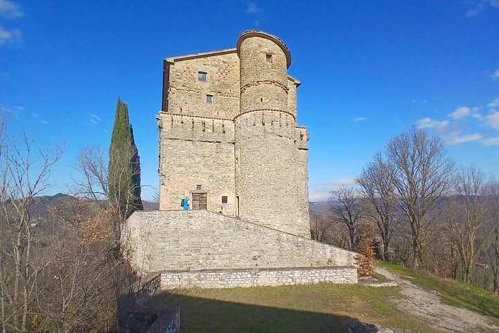 E-Bike Tour from Città di Castello to Montone with Blasi Winery Tasting photo 3