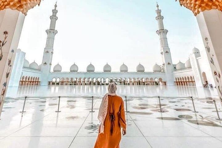 Abu Dhabi Private Full-Day City Tour from Dubai — Sheikh Zayed, Ferrari World & Corniche photo 6