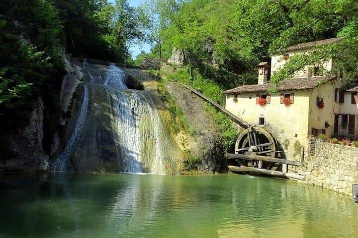 Prosecco Hills Full-Day Wine Tasting from Venice: Two Wineries & Lunch photo 3