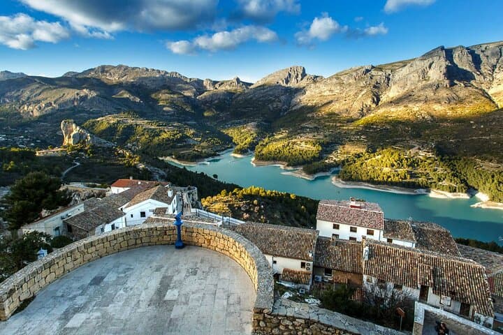 Guadalest, Altea & Algar Fountains Day Trip from Valencia photo 3