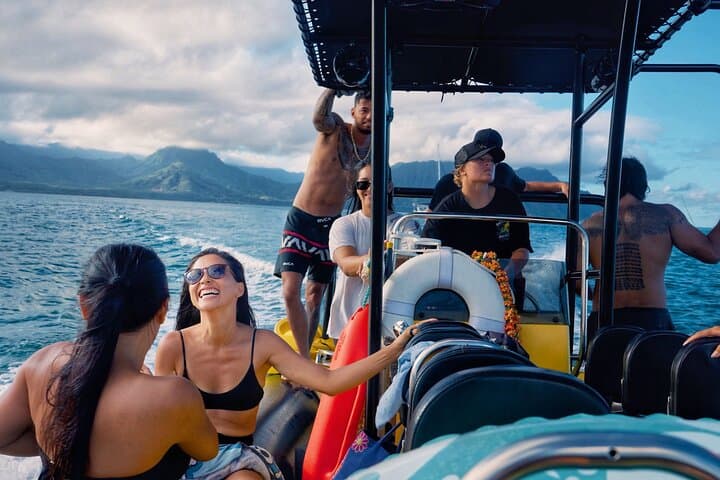 Private Turtle Canyon Snorkel Tour from Waikiki — Private Boat for Up to 6 photo 3