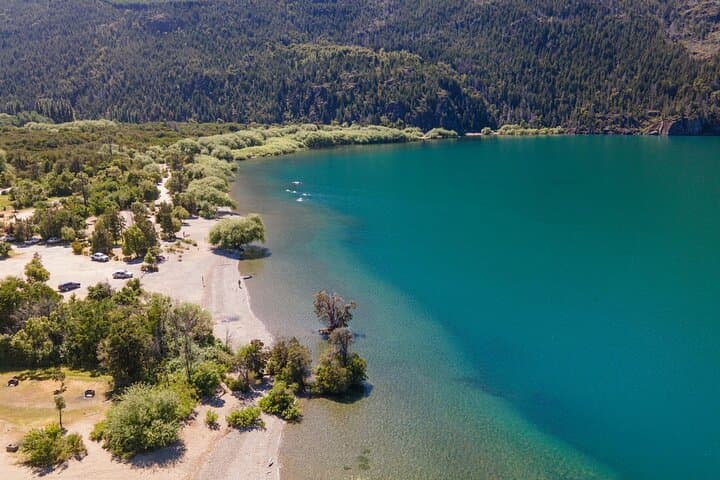 Full-Day El Bolsón & Lago Puelo Day Trip from Bariloche: Art, Lakes, and Andean Trails