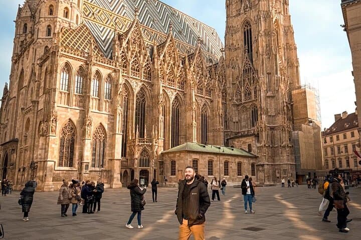 Vienna to Budapest & Bratislava Private Day Tour — Full-Day Guided Itinerary photo 3