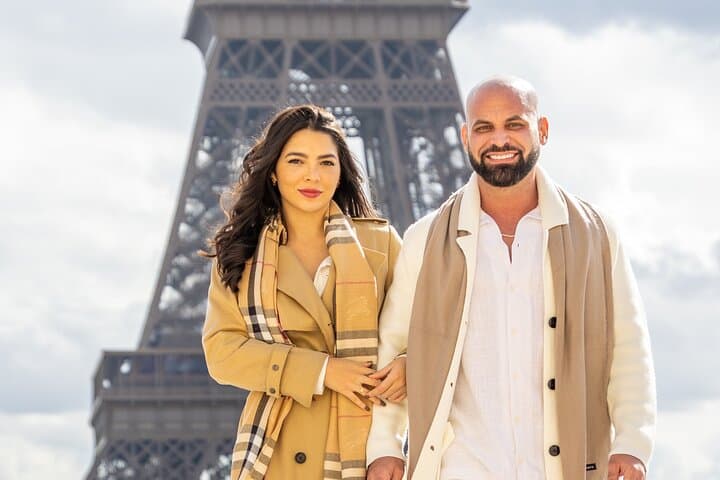 Perfect-Yes Proposal Photography Near the Eiffel Tower: Private Paris Session
