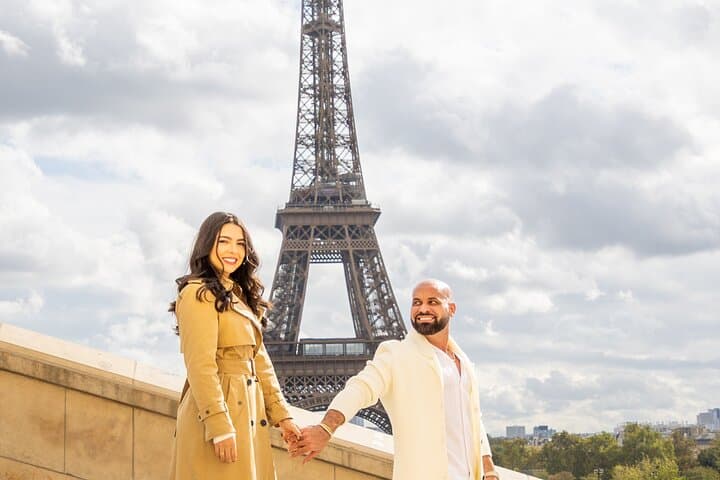 Perfect-Yes Proposal Photography Near the Eiffel Tower: Private Paris Session photo 2