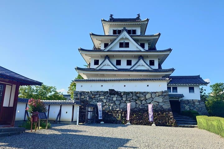 Explore Gujo-Hachiman: Castle, Waterways & Traditional Crafts Day Trip from Nagoya photo 2