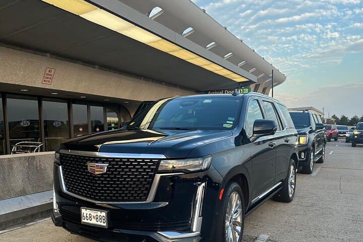 Private Transfer from Ronald Reagan Airport (DCA) to Washington DC — Executive Car Service photo 2