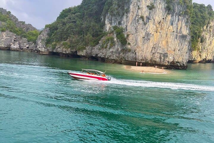 Private Canoe Tour: Paddle Lan Ha & Ha Long Bay to Dark and Bright Caves