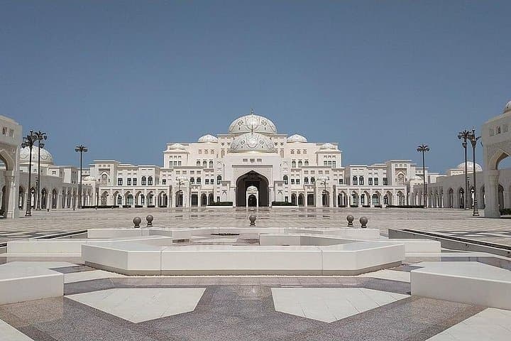 7-Day Dubai & Abu Dhabi Highlights: Grand Mosque, Burj Khalifa & Desert Safari photo 4