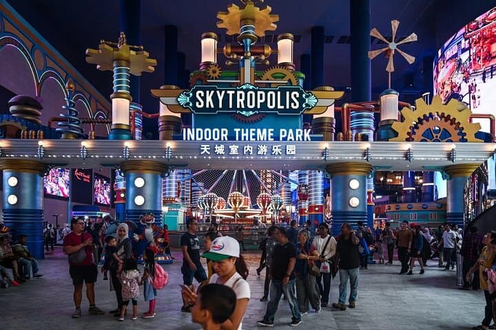 Genting Highlands Day Trip: Cable Cars, Temples & Theme-Park Views photo 2