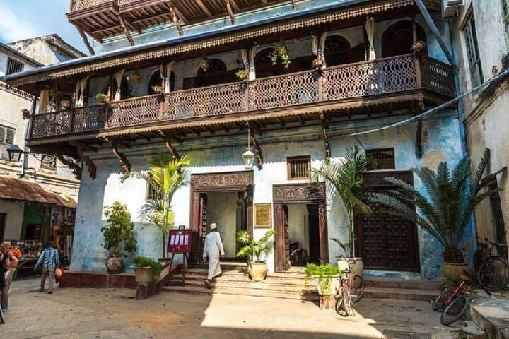 Zanzibar Spice Farm & Stone Town Walking Tour — History, Flavors & Local Life