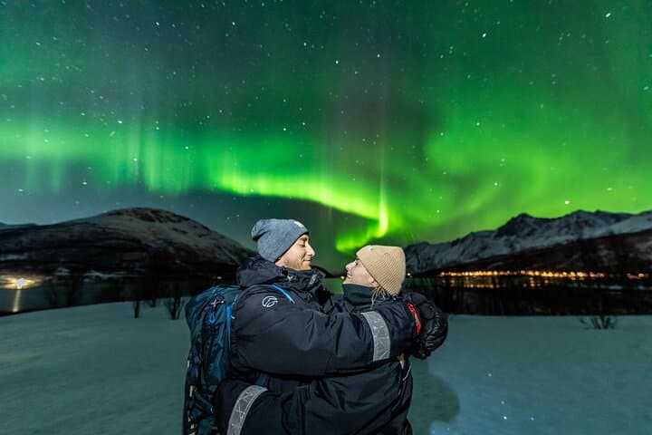 Tromsø Northern Lights Minibus Chase with Photos and Dinner