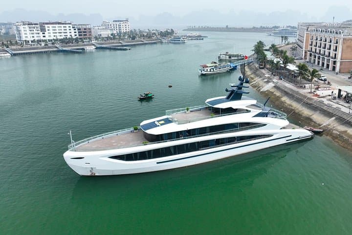 Luxury Day Cruise: Taliya 5-Star Ha Long & Lan Ha Bay Experience photo 6