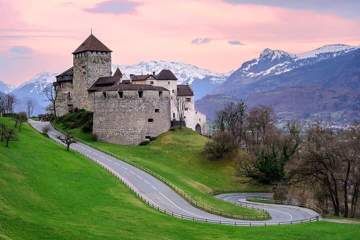 Three-Country Day Tour from Lucerne: Liechtenstein, Austria & Switzerland