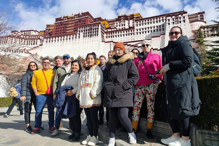Xi'an to Lhasa: 7-Day Private Tour of Terracotta Warriors, Potala Palace & Yamdrok Lake photo 1