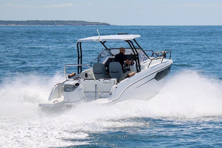 Naples 2.5-Hour Boat Tour & Swim Stop: Snorkel Gaiola and Coastal Villas photo 3