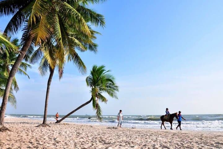 Hua Hin Day Trip from Bangkok: Caves, Hilltop Palace & Coastal Views photo 3