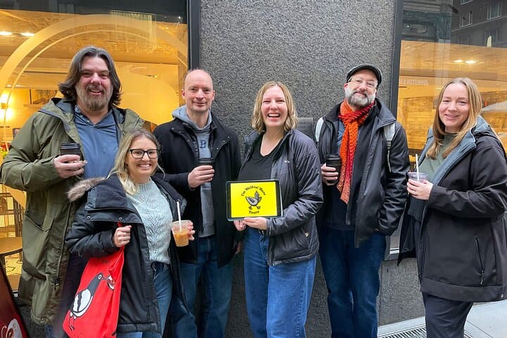 Iconic NYC Breakfast: Coffee, Bagel & Donut Midtown Walking Tour photo 4