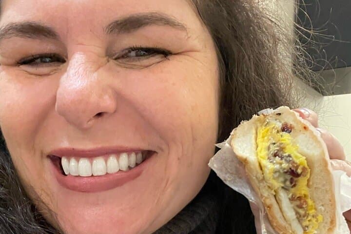 Iconic NYC Breakfast: Coffee, Bagel & Donut Midtown Walking Tour photo 3