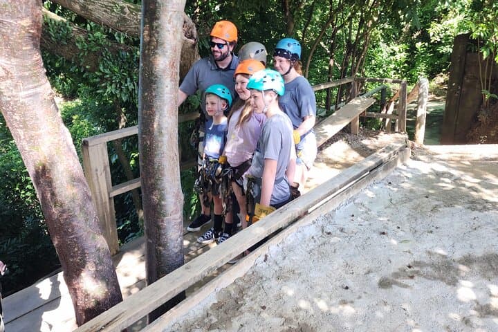 Roatán Monkey and Sloth Jungle Zipline and Island Panorama Tour photo 6