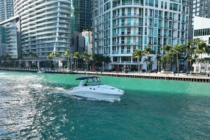 Miami Private Yacht Cruise: 2-Hour Biscayne Bay Charter photo 2