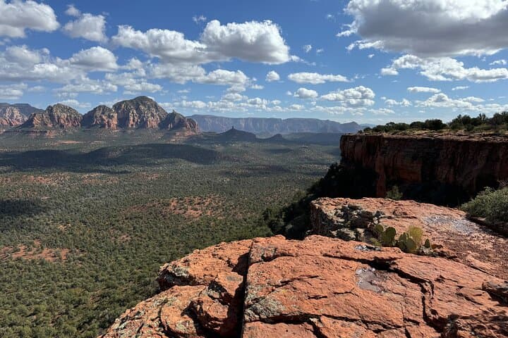 Sedona Red Rock Hike and Sights Tour — Private Guided Loop and Vortex Stops