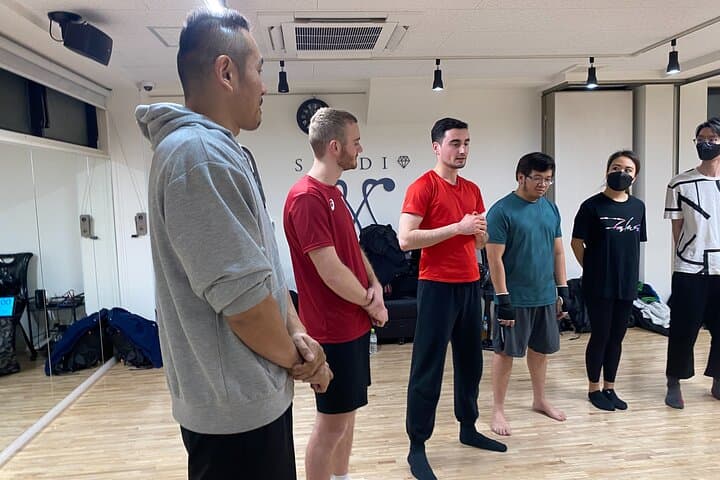 Kickboxing with an Ex-Pro in Tokyo: 1-Hour Training with Kato Sensei photo 3