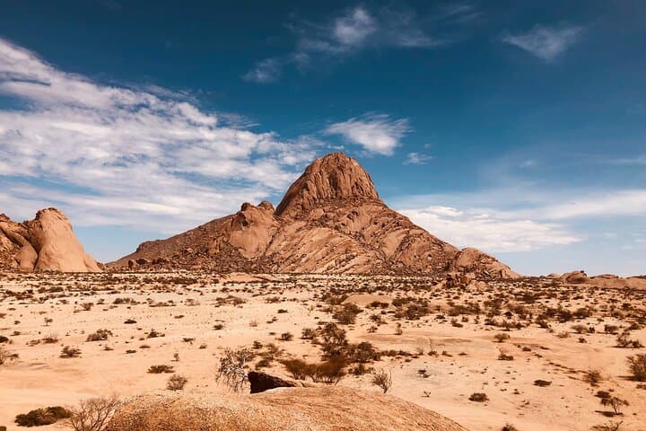 2-Day Budget Guided Trek to Spitzkoppe: Hike Rock Art & Stargaze