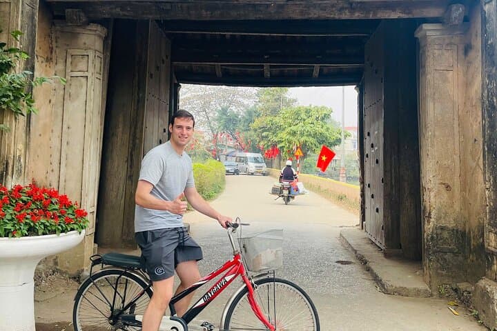 Hanoi Private Tour: Ancient Villages, Incense & Conical Hat Crafts photo 4