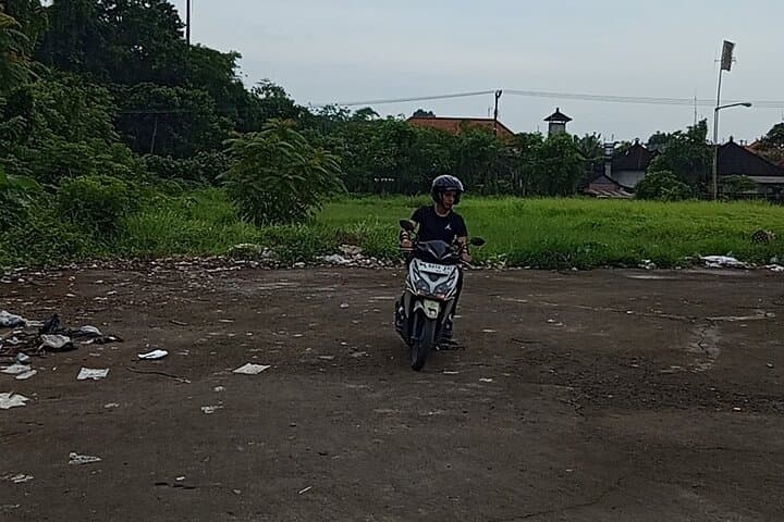 Beginner Scooter Lesson in Ubud: Learn to Ride Safely Around Bali’s Cultural Heart photo 2