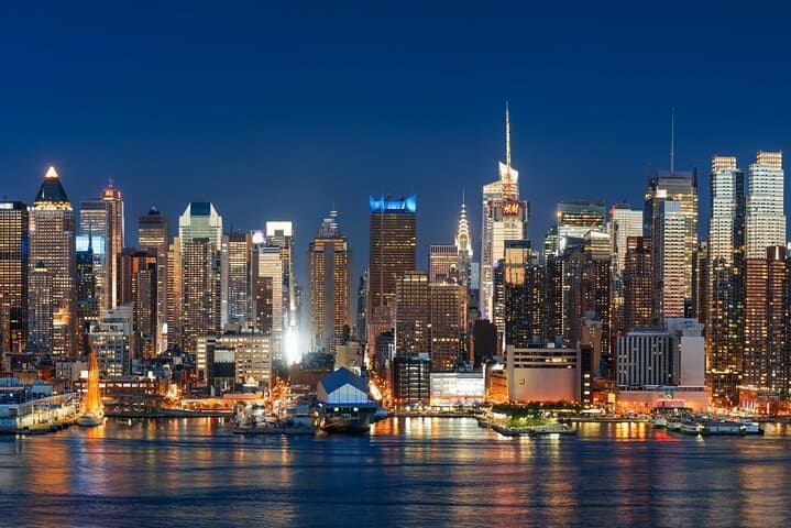 New York's Dazzling Night: A City Lights Cruise Adventure photo 2