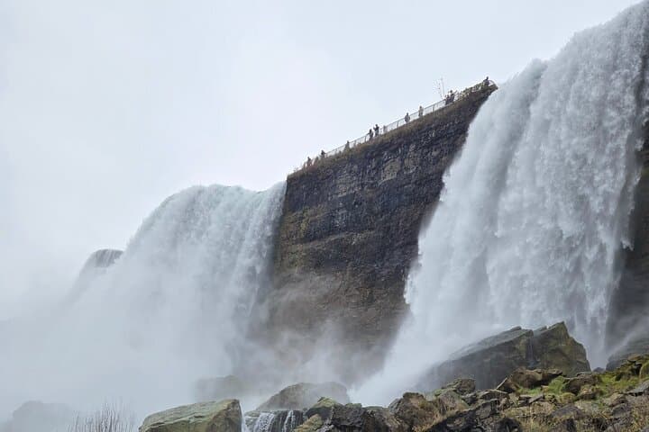 Niagara Falls Daytime Walking Tour: Best Views from the U.S. Side photo 4