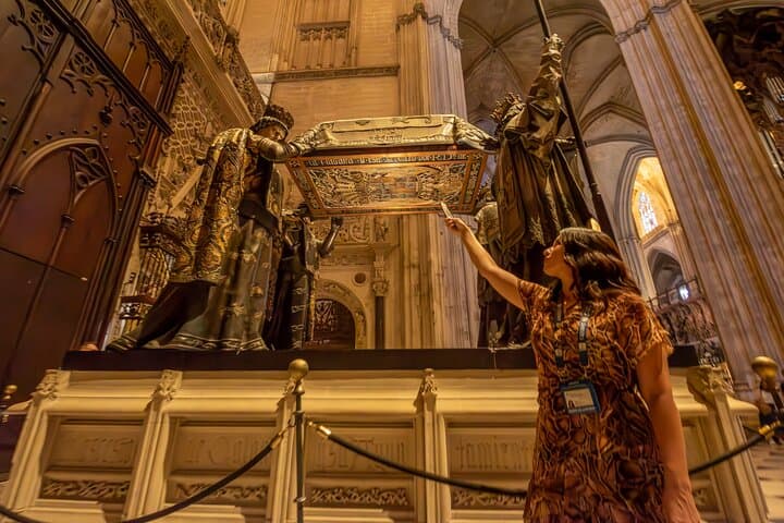 Andalusian Splendor: Private Tour of Seville’s Alcázar, Casa de Pilatos & Cathedral photo 4