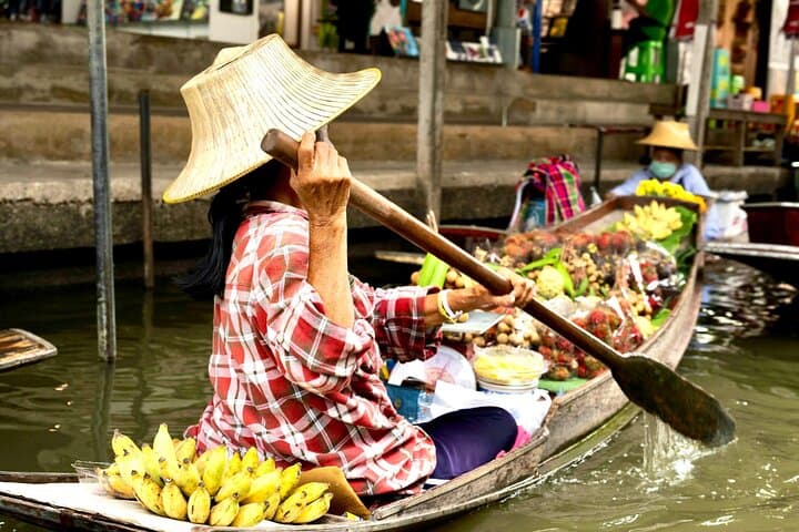 Bangkok Floating Market and Maeklong Train Market Day Trip photo 5
