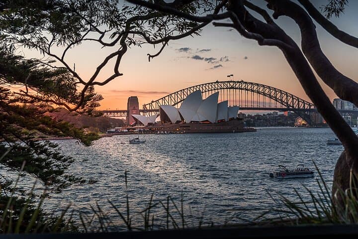 Full-Day Sydney Photo Tour & Harbour Cruise: Beaches, Bridge & Opera House photo 2