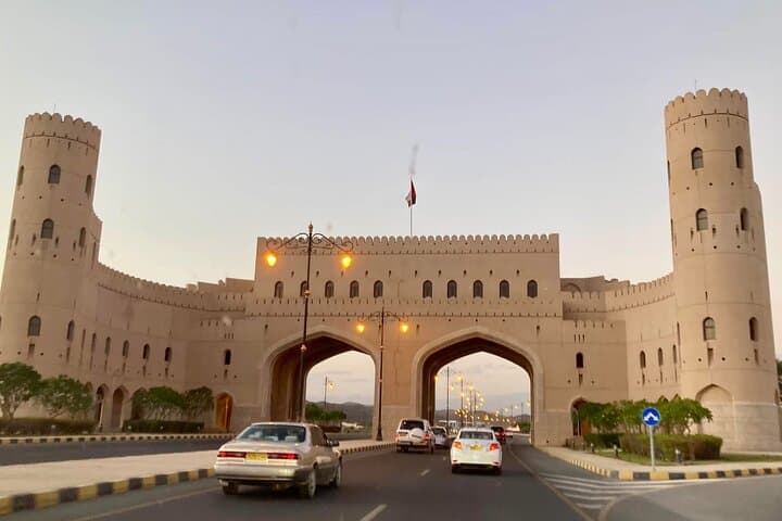 Three-Day Oman Desert, Wadi, and Turtle Watching Private Tour from Muscat