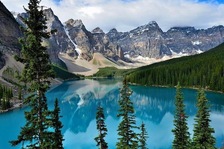 Lake Louise & Moraine Lake Day Trip from Calgary or Banff — Yoho National Park and Emerald Lake Tour photo 4