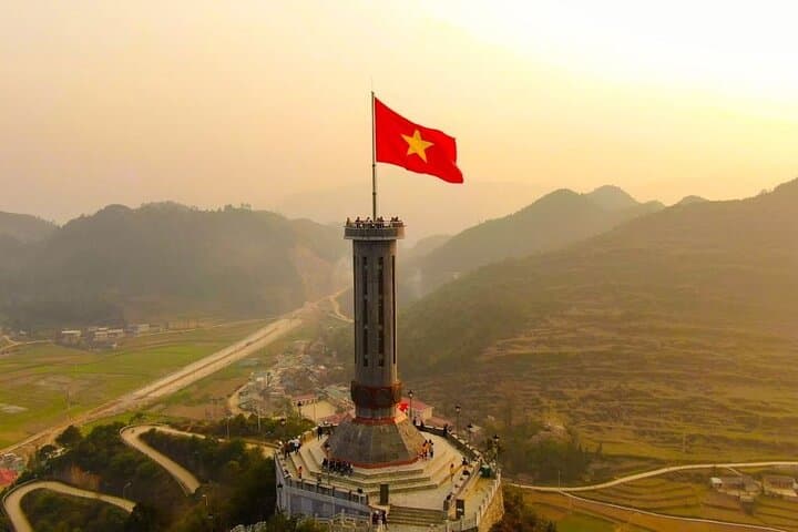 3-Day Northeast Ha Giang: Ma Pi Leng, Dong Van & Lung Cu Flagpole photo 4
