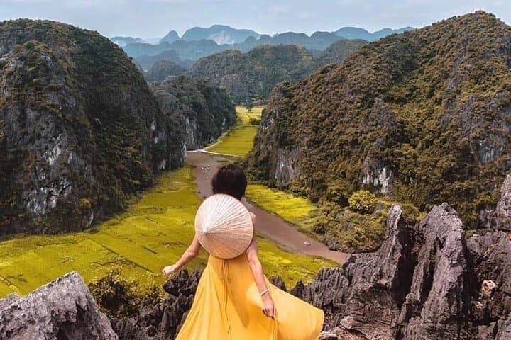 Ninh Binh Highlights: Hoa Lu, Tam Coc & Mua Cave — Full-Day Adventure from Hanoi