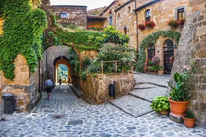 Visit Civita di Bagnoregio & Orvieto — Day Tour to the Dying City and Duomo photo 3