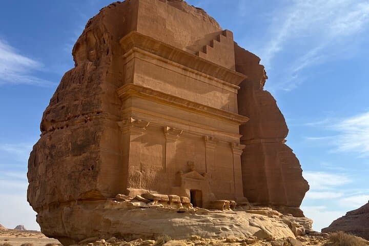 AlUla Full-Day Tour: Hegra, Old Town & Elephant Rock Experience